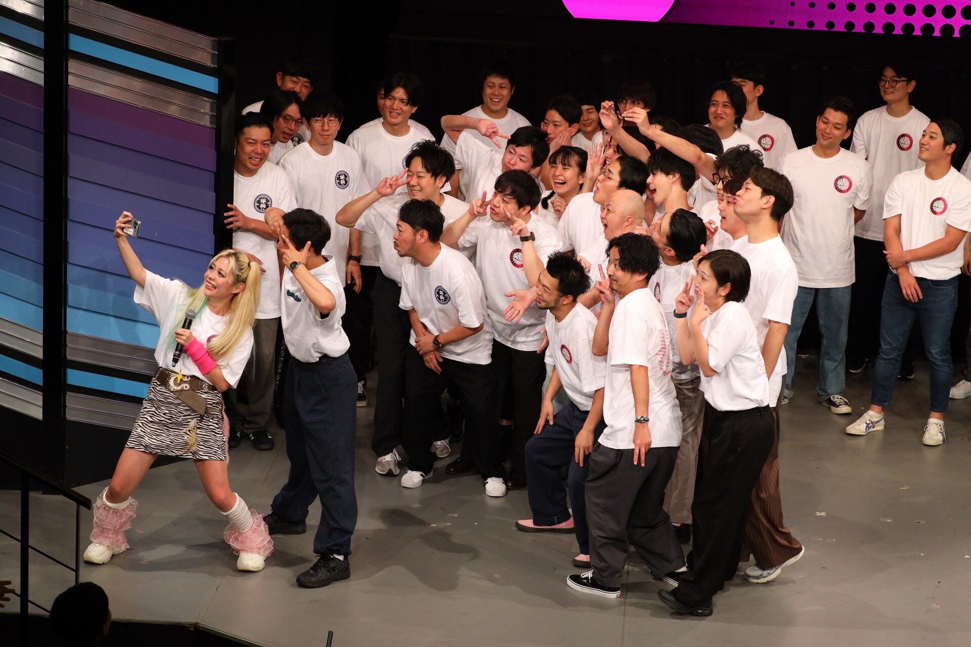 東京マンゲキ2会場で即興コンビ、キュートなポーズ、バンド演奏！合同