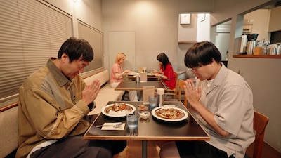 目当てのカレーにありつくグランジ五明とライス関町