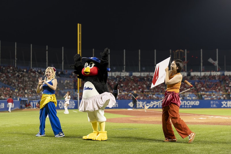 イベントを盛り上げるエルフとつばみ