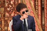 TVer限定配信で自ら格付けチェックに臨む浜田雅功