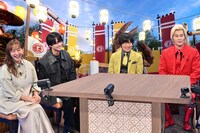 左から、藤本美貴、猪俣周杜、バカリズム、メイプル超合金カズレーザー