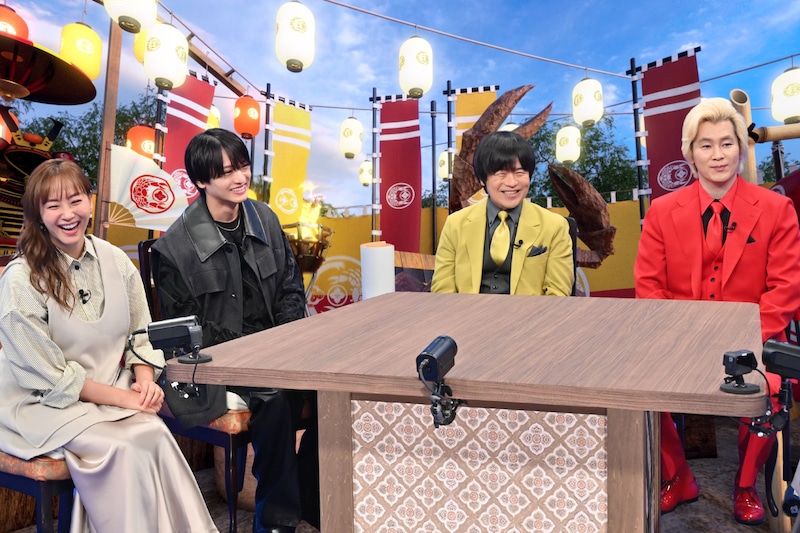 左から、藤本美貴、猪俣周杜、バカリズム、メイプル超合金カズレーザー