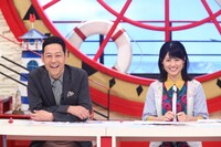 左から東野幸治、中島めぐみアナウンサー