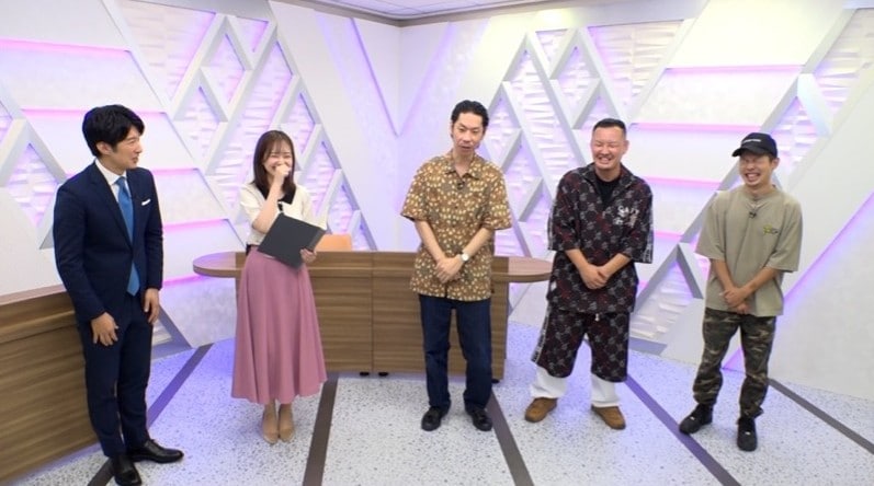 ラッパーたちがアナウンサー試験に挑戦する検証のワンシーン