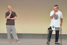 トークを繰り広げるバイきんぐ