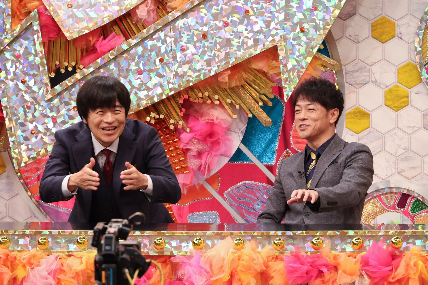 左からバカリズム、陣内智則