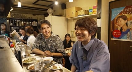 左から、おぎやはぎ矢作、三四郎・小宮