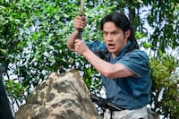 コント「敵討ち」に出演する水上恒司