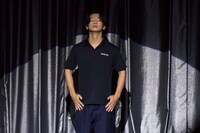 ライブのオープニングに登場したマヂカルラブリー・野田クリスタル