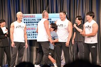 吉本パワー倶楽部とハタノハタ（中央）