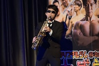 「マッチョ義勇軍」の西村ヒロチョ