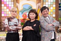 左からホラン千秋、なるみ、メッセンジャー黒田