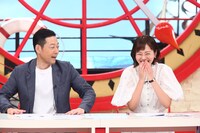 左から東野幸治、高橋真理恵アナウンサー