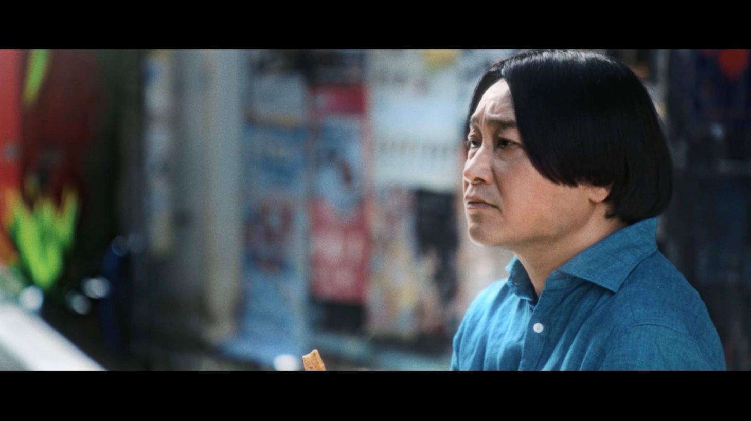 ばかうけの新CM「齧りついてる？」より