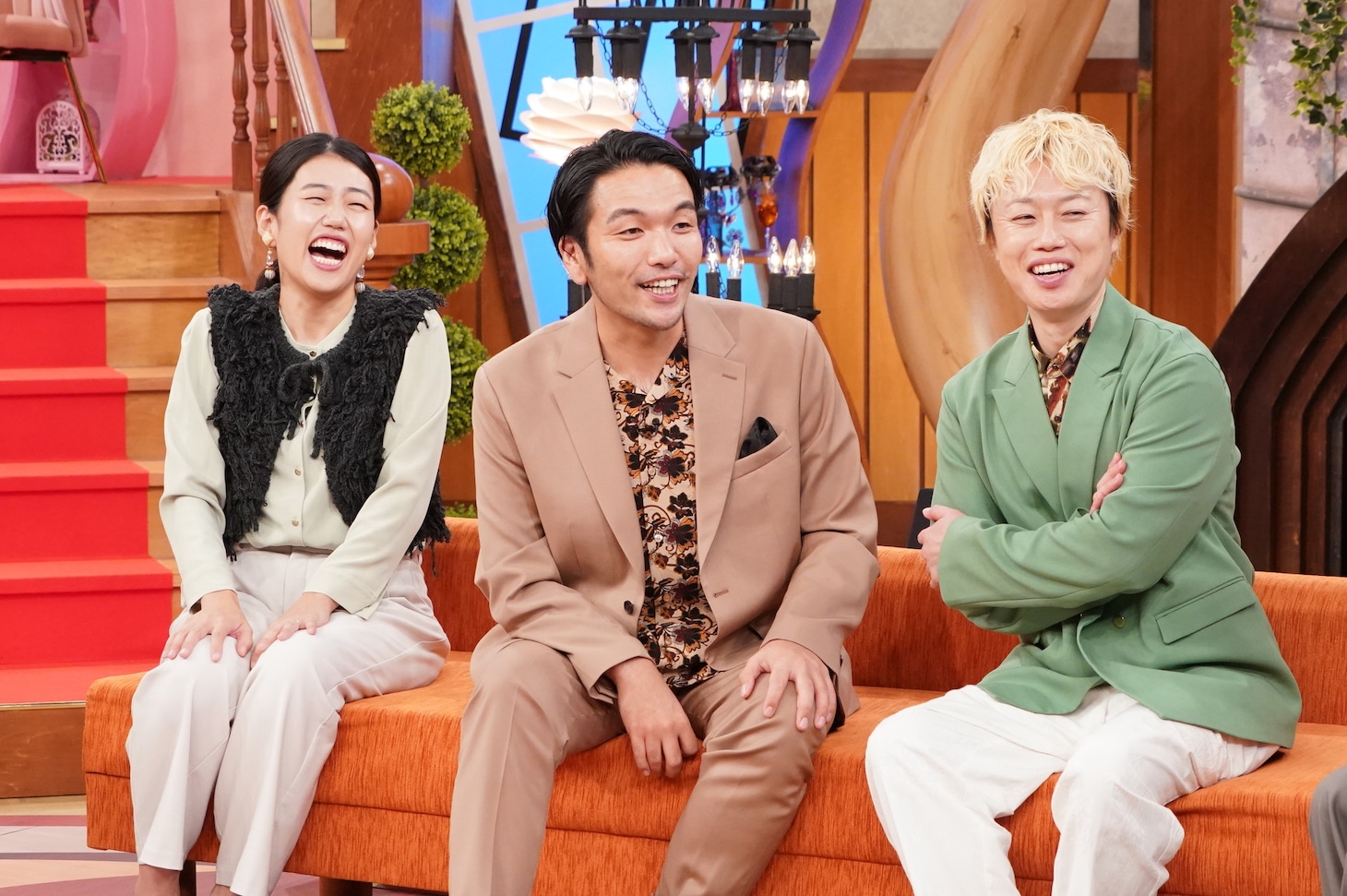 NON STYLE井上とNEWS小山慶一郎が沖縄の不思議な家を訪問、右半分が…