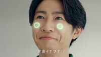 セブン‐イレブンの新CM「麺でウカウカ」編より