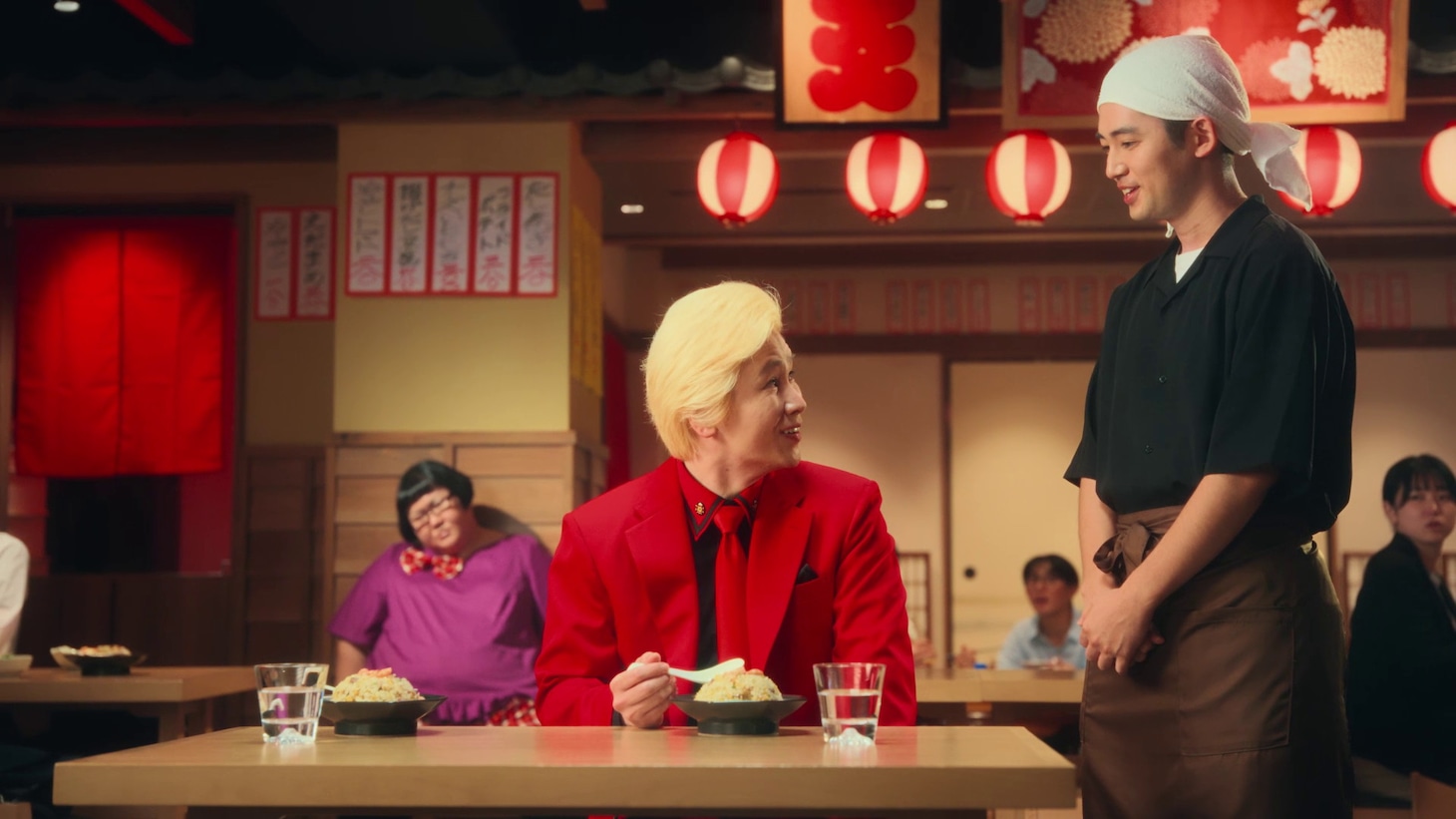 ニチレイフーズのWeb動画「ニチレポ」の「お店の炒飯」編より