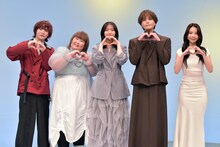 ドラマ「推しが上司になりまして フルスロットル」の記者会見に出席した（左から）ぱーてぃーちゃん・すがちゃん最高No.1、3時のヒロインかなで、鈴木愛理、八木勇征、ミチ