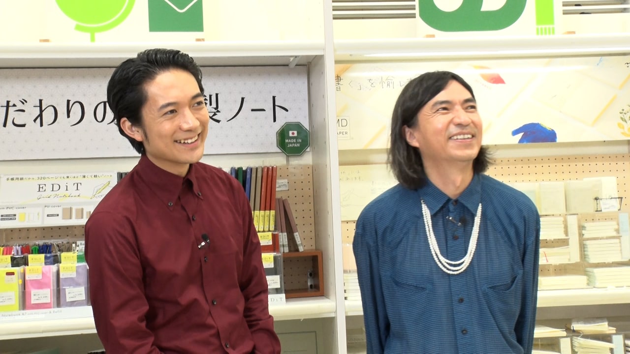 左から友田オレ、ふかわりょう
