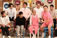 前列左から、ネプチューン堀内、陣内智則、ちゃんぴおんず、後列左から、マヂカルラブリー、金の国おにぎり、豆鉄砲・東