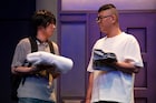 シソンヌのコント「気付き」YouTubeで公開、タオルのネタ