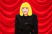 前髪ぱっつんに挑戦するエルフ荒川