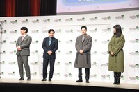 左からオズワルド、吉沢亮、池田エライザ