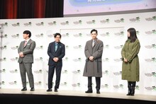 左からオズワルド、吉沢亮、池田エライザ