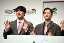 左からオズワルド畠中、吉沢亮