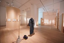 「浜田雅功展『空を横切る飛行雲』」展示会場内の様子