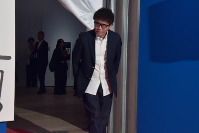 メガネ姿で会場に現れる浜田雅功