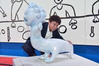 ダウンタウン浜田雅功が自身初の個展に来場　100枚描き下ろし「自分なりに一生懸命描いたつもり」