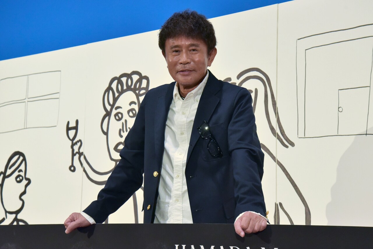 浜田雅功 - ダウンタウン浜田雅功が自身初の個展に来場 100枚描き