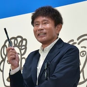 ダウンタウン浜田雅功が自身初の個展に来場 100枚描き下ろし「自分なりに一生懸命描いたつもり」
