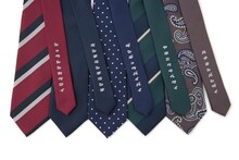 「『コナカ・フタタ』×『土佐兄弟』コラボネクタイ」イメージ