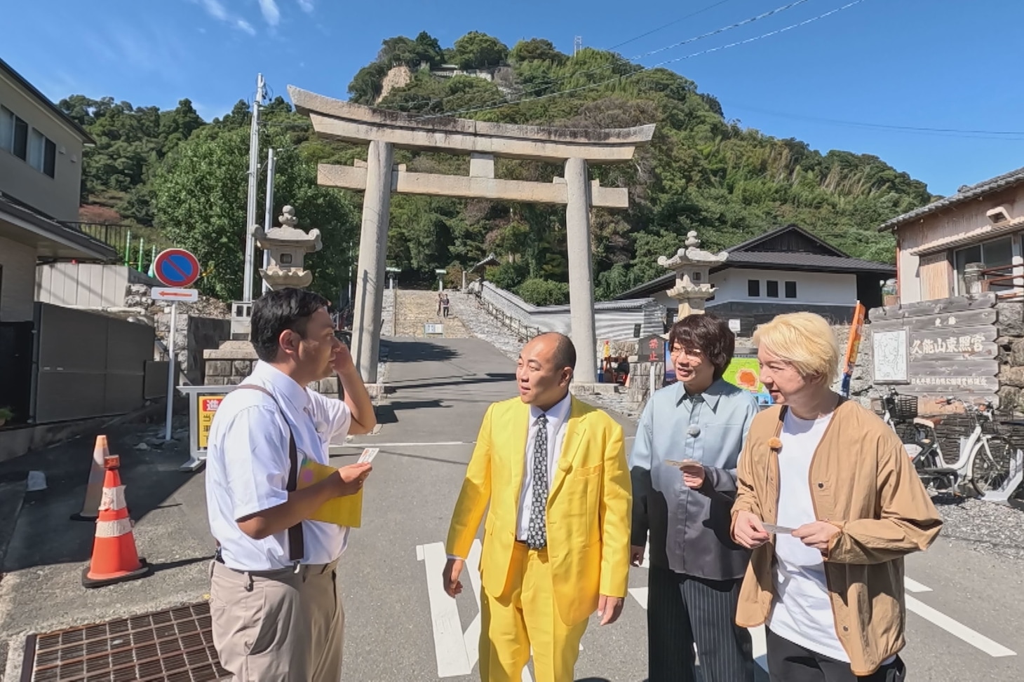 「しずおか35市町ご当地タイムズ」のワンシーン。左から、ダムダムおじさん・にむらあつと、きしたかの高野、三四郎