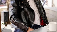 ケンドーコバヤシが着ている革ジャン