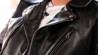 ケンドーコバヤシが着ている革ジャン