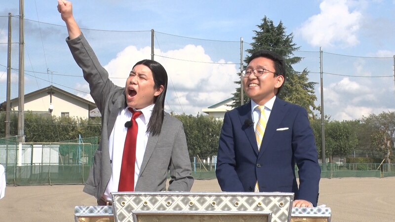 土八先生こと霜降り明星せいやと上垣皓太朗アナ（右）