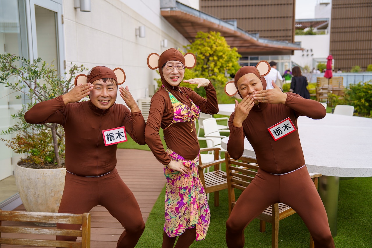 栃木県チームの（左から）U字工事・福田、阿佐ヶ谷姉妹・江里子、U字工事・益子