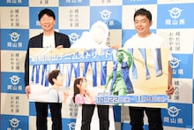 左から伊原木隆太知事、ウエストランド河本