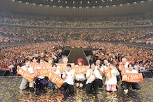 ロバート秋山が大黒摩季と横浜アリーナで「ペニゲリオン」熱唱、「ナイナイ歌謡祭」