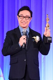 東京03角田が「東京ドラマアウォード」助演男優賞 「ホットスポット」で宇宙人役