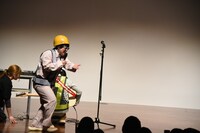 演奏前に機材トラブルが起きたため、場を繋ぐにぼしいわし・にぼし