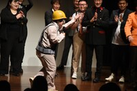 演奏前に機材トラブルが起きたため、場を繋ぐにぼしいわし・にぼし