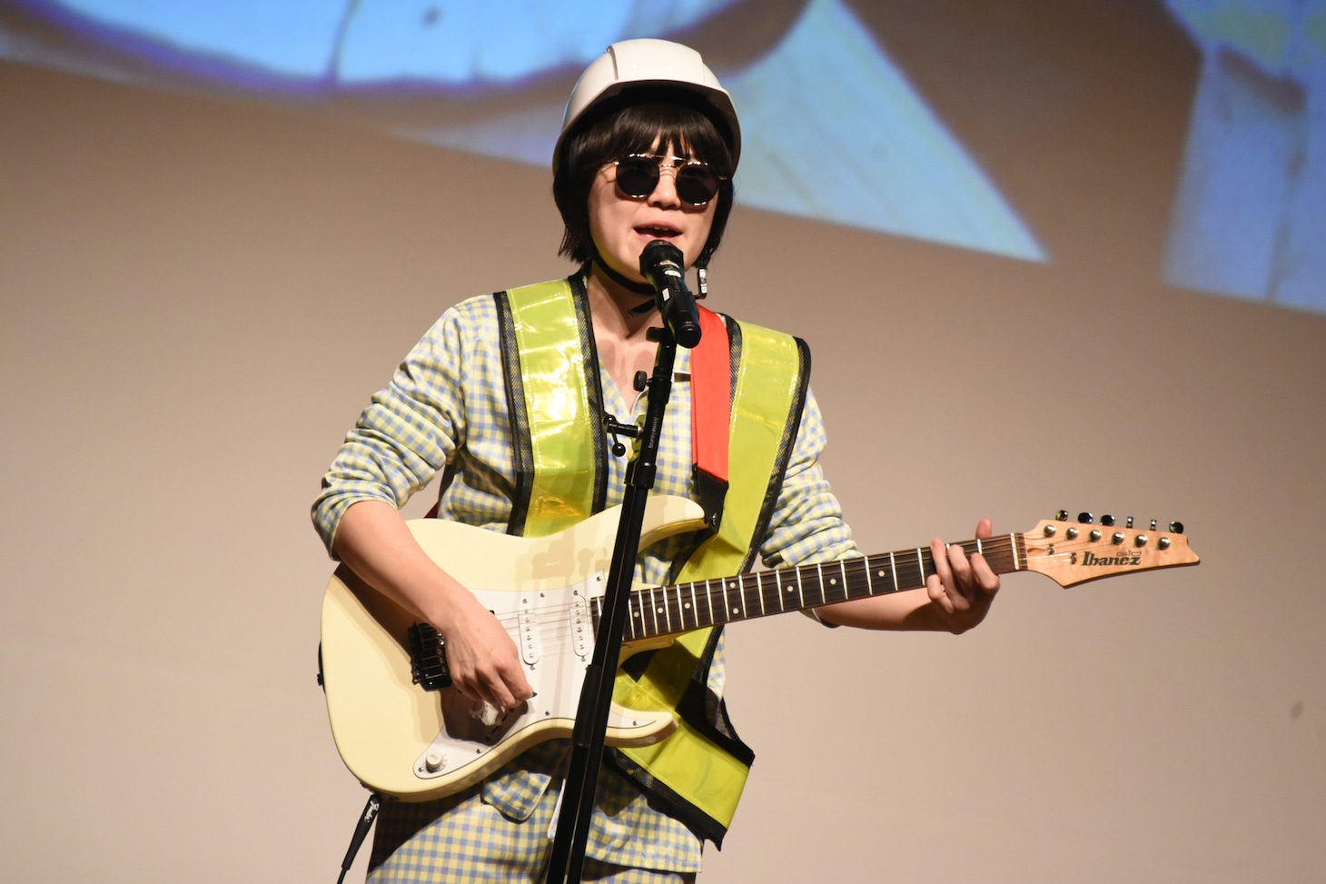 社歌を演奏するにぼしいわし・いわし