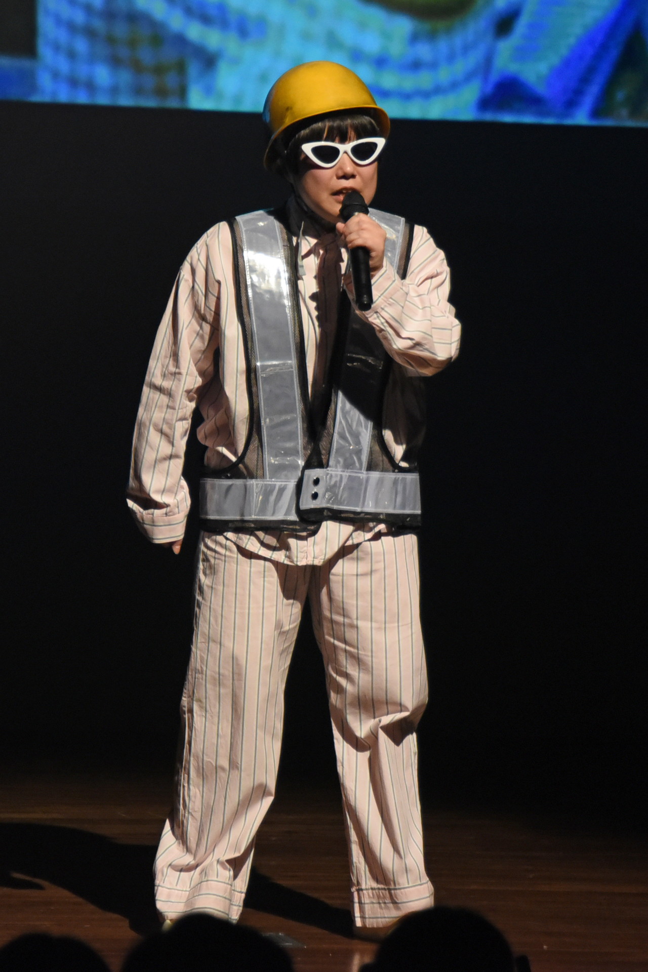 社歌を演奏するにぼしいわし・にぼし