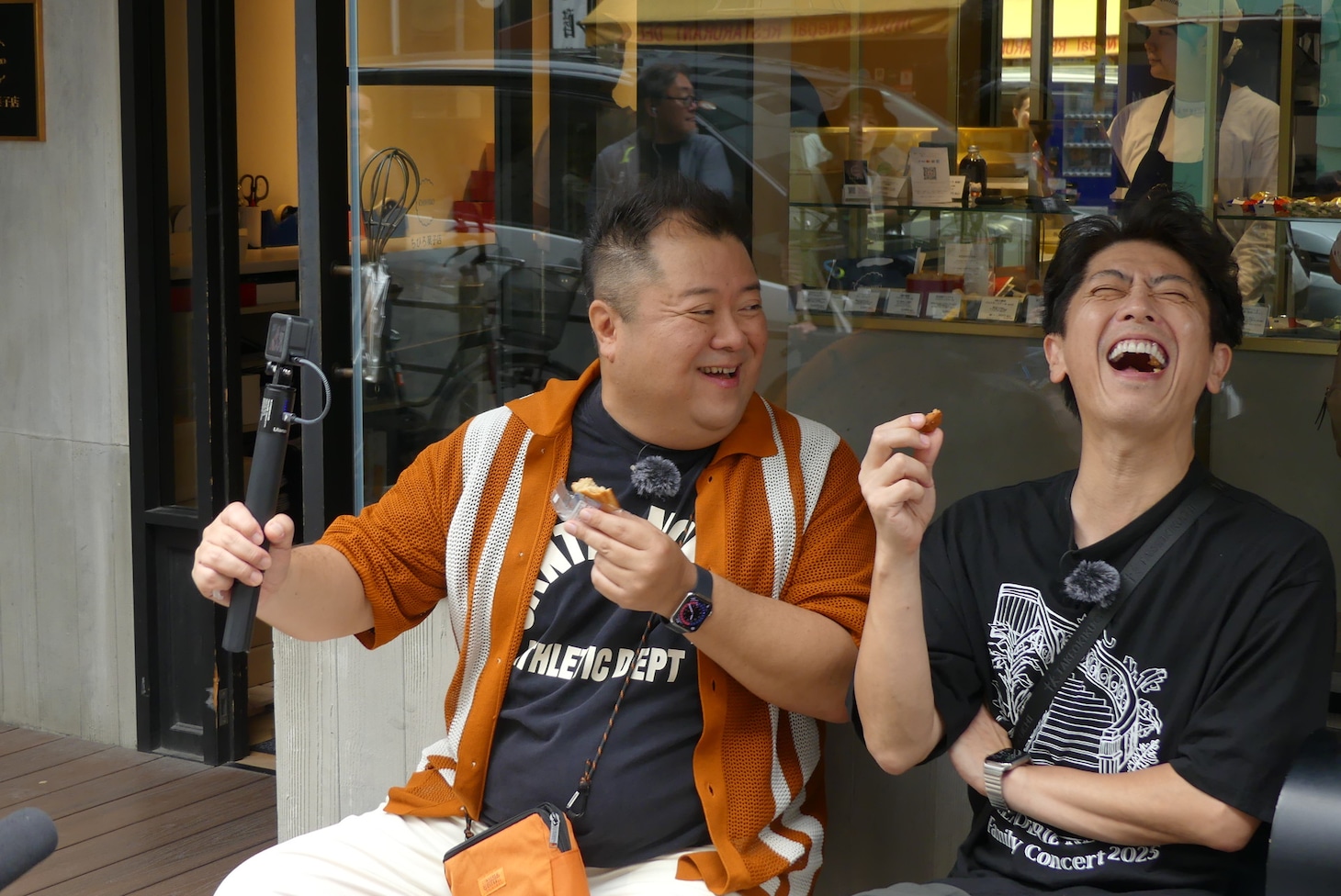 左からブラックマヨネーズ小杉、フットボールアワー後藤