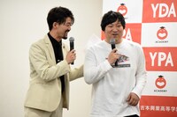 左からアイロンヘッド辻井、ロングコートダディ兎