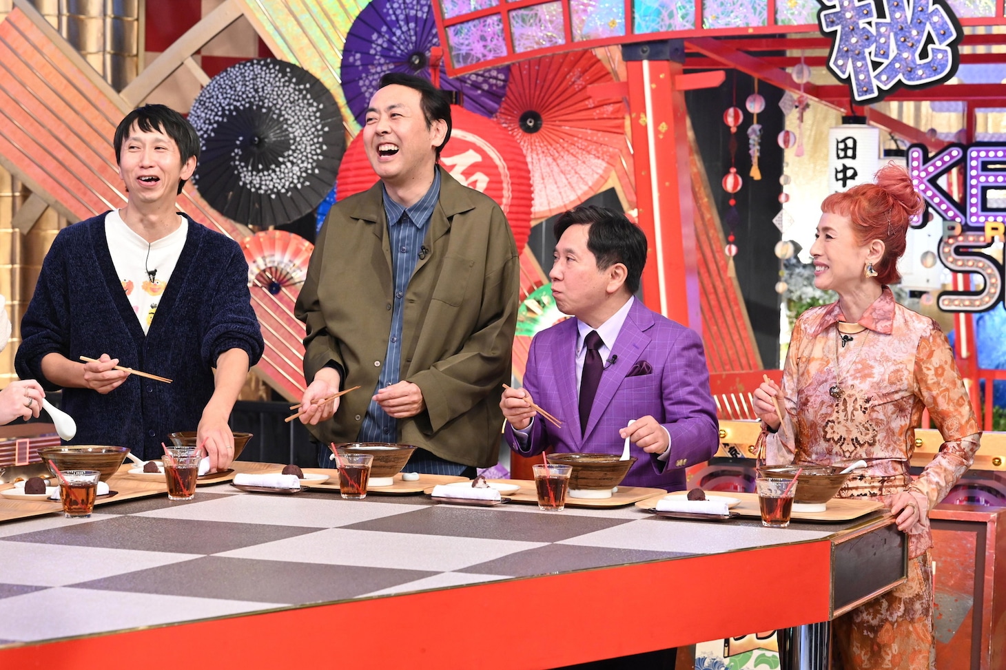 左からアンガールズ、爆笑問題・田中、久本雅美